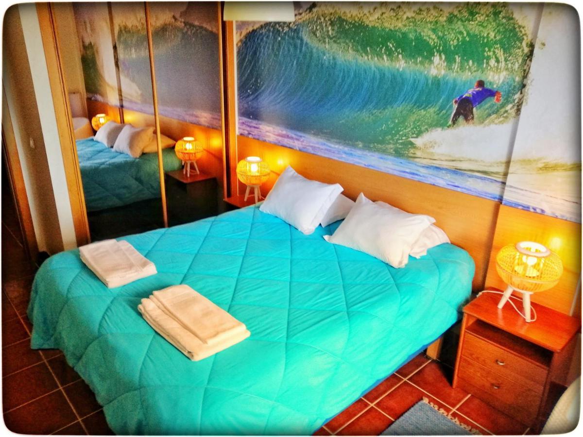 Supertubos Beach Hostel อาโตเกีย ดา บาเลยา ภายนอก รูปภาพ