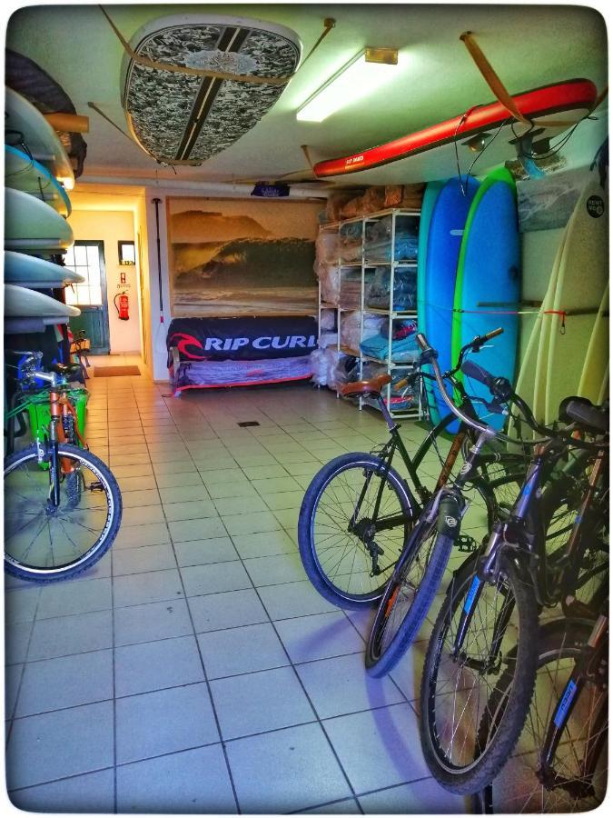 Supertubos Beach Hostel อาโตเกีย ดา บาเลยา ภายนอก รูปภาพ