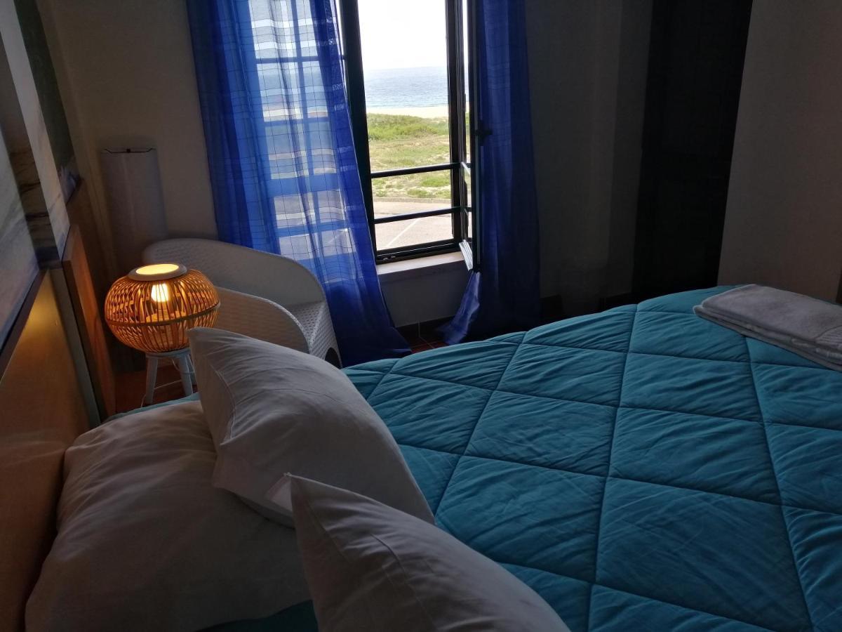 Supertubos Beach Hostel อาโตเกีย ดา บาเลยา ภายนอก รูปภาพ