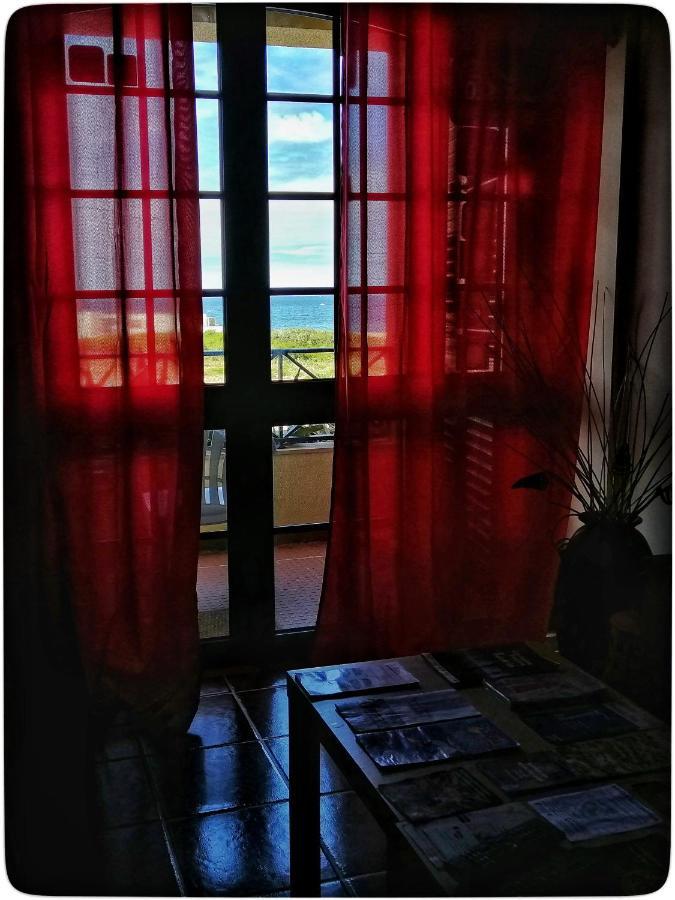 Supertubos Beach Hostel อาโตเกีย ดา บาเลยา ภายนอก รูปภาพ