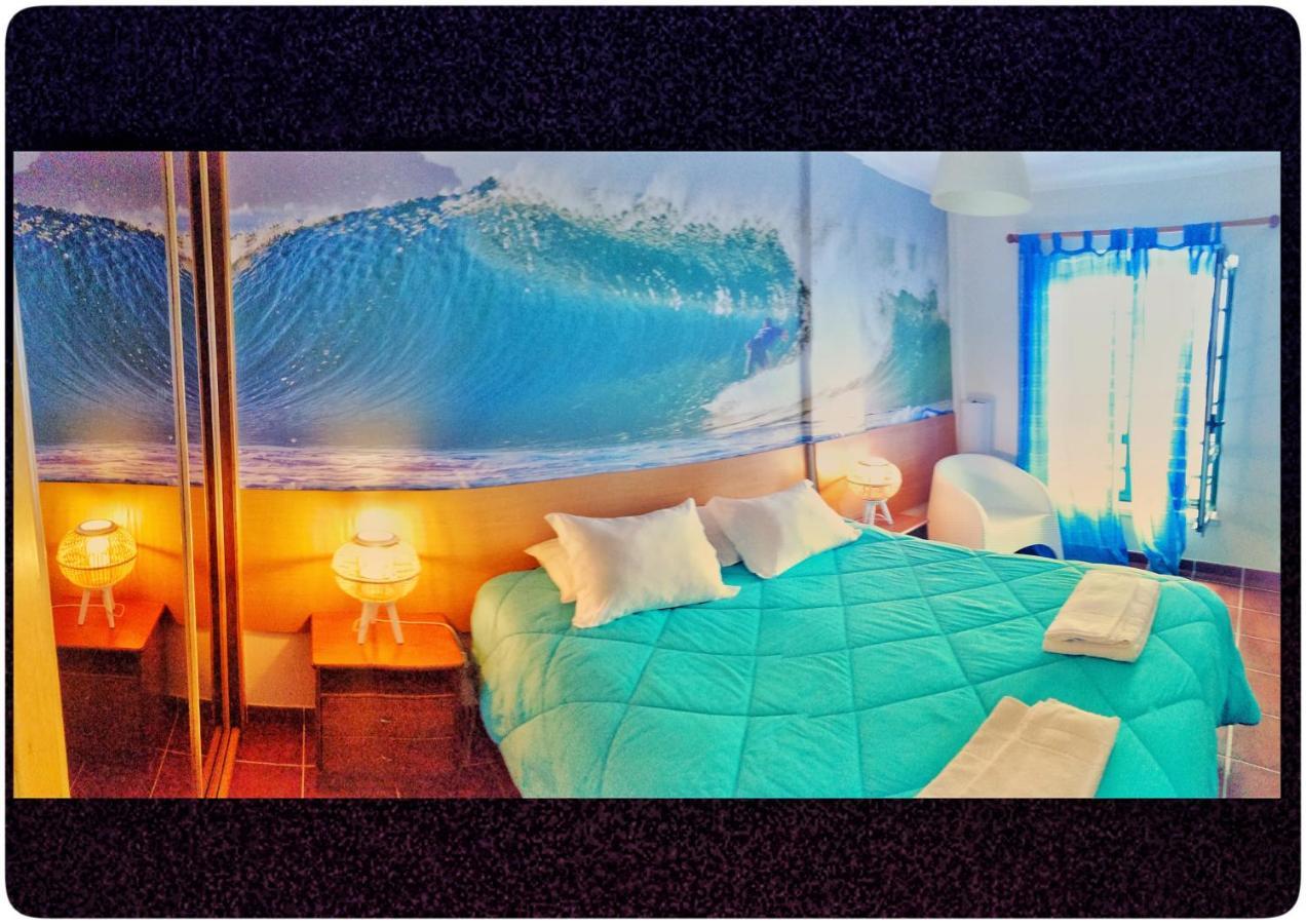 Supertubos Beach Hostel อาโตเกีย ดา บาเลยา ภายนอก รูปภาพ