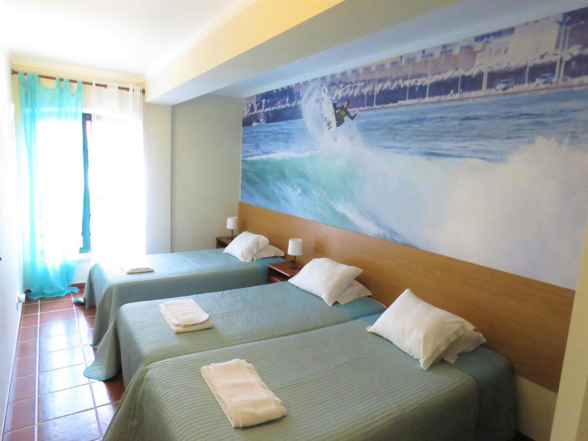 Supertubos Beach Hostel อาโตเกีย ดา บาเลยา ภายนอก รูปภาพ