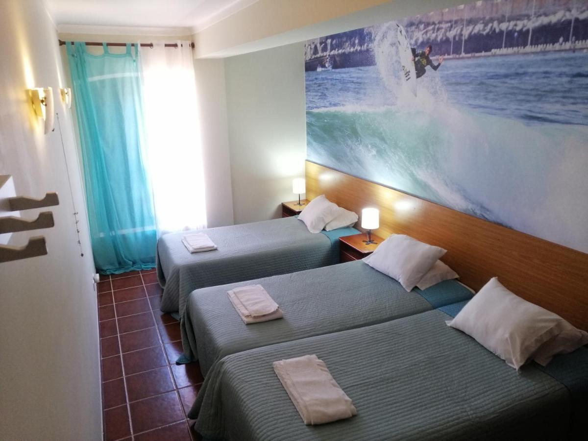 Supertubos Beach Hostel อาโตเกีย ดา บาเลยา ภายนอก รูปภาพ