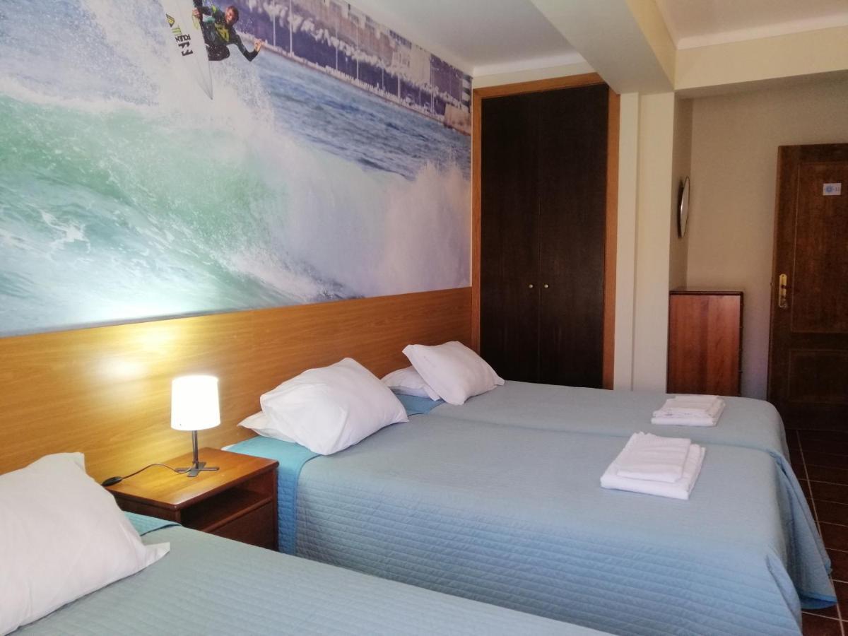 Supertubos Beach Hostel อาโตเกีย ดา บาเลยา ภายนอก รูปภาพ