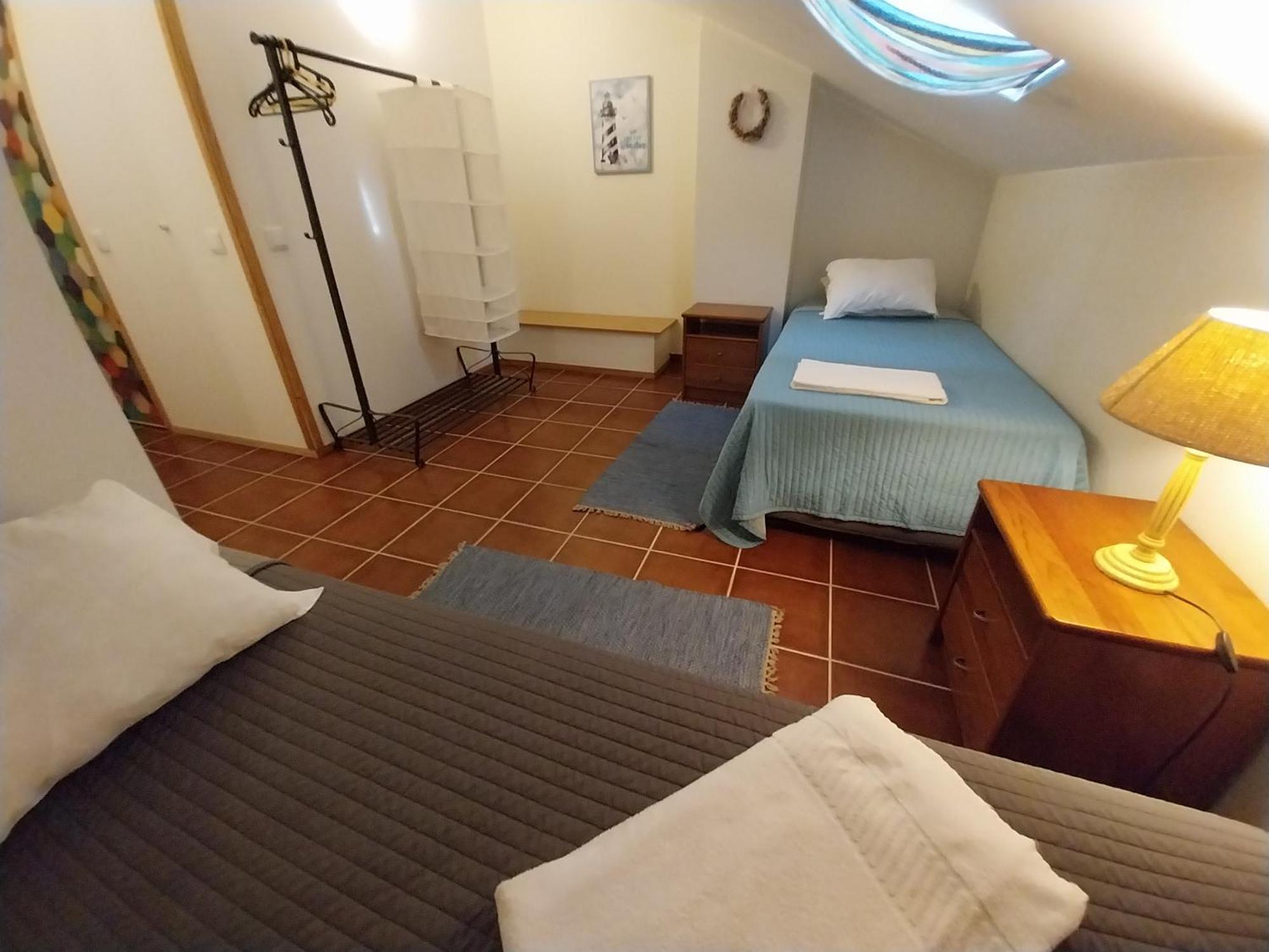 Supertubos Beach Hostel อาโตเกีย ดา บาเลยา ภายนอก รูปภาพ