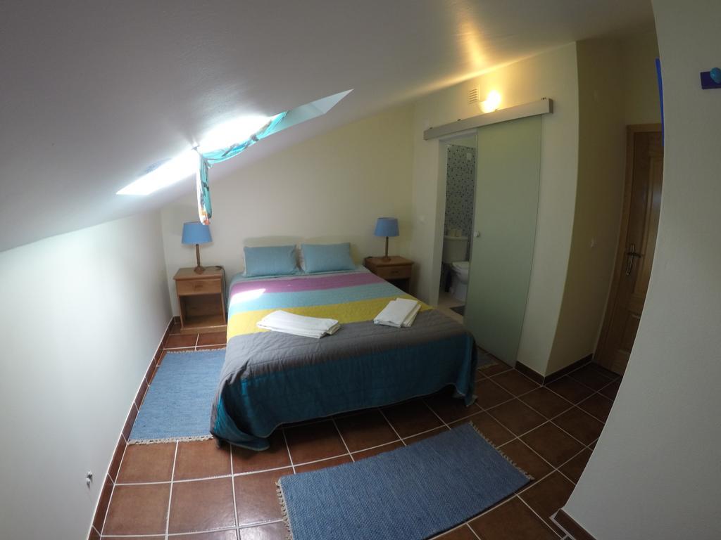 Supertubos Beach Hostel อาโตเกีย ดา บาเลยา ภายนอก รูปภาพ