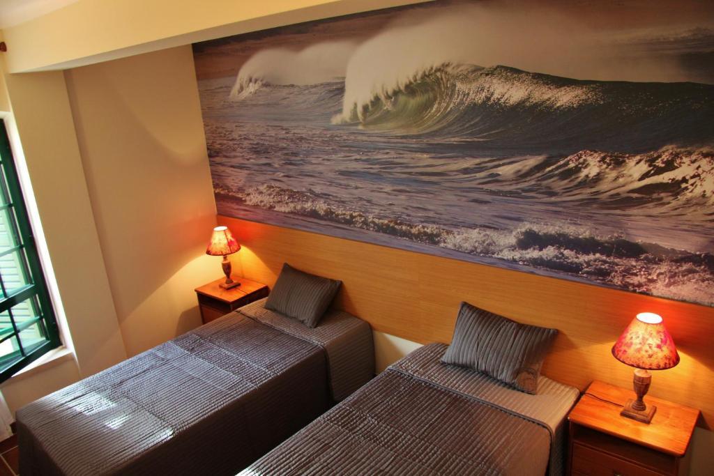 Supertubos Beach Hostel อาโตเกีย ดา บาเลยา ภายนอก รูปภาพ