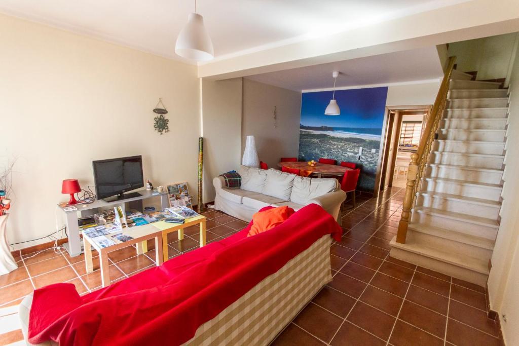 Supertubos Beach Hostel อาโตเกีย ดา บาเลยา ภายนอก รูปภาพ