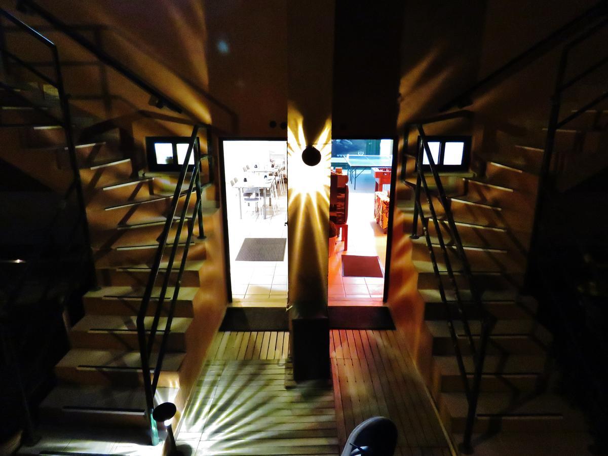 Supertubos Beach Hostel อาโตเกีย ดา บาเลยา ภายนอก รูปภาพ