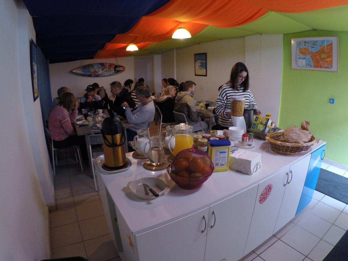 Supertubos Beach Hostel อาโตเกีย ดา บาเลยา ภายนอก รูปภาพ
