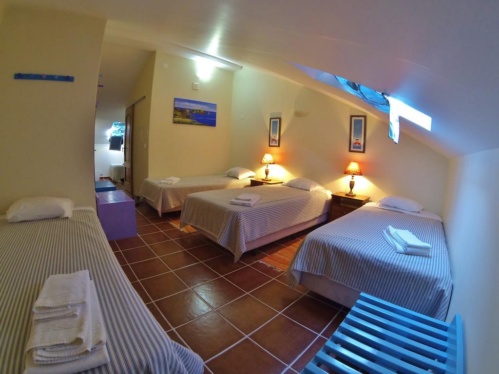 Supertubos Beach Hostel อาโตเกีย ดา บาเลยา ห้อง รูปภาพ