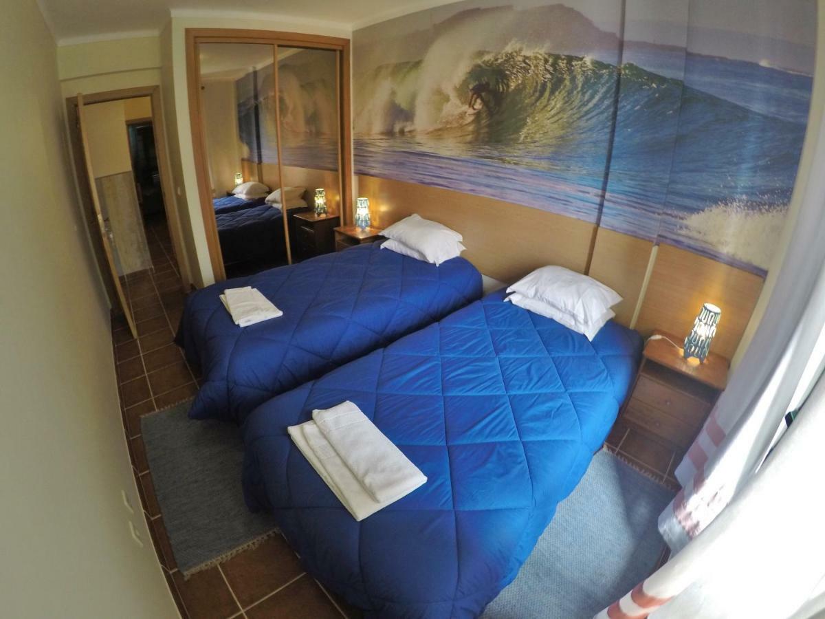 Supertubos Beach Hostel อาโตเกีย ดา บาเลยา ภายนอก รูปภาพ