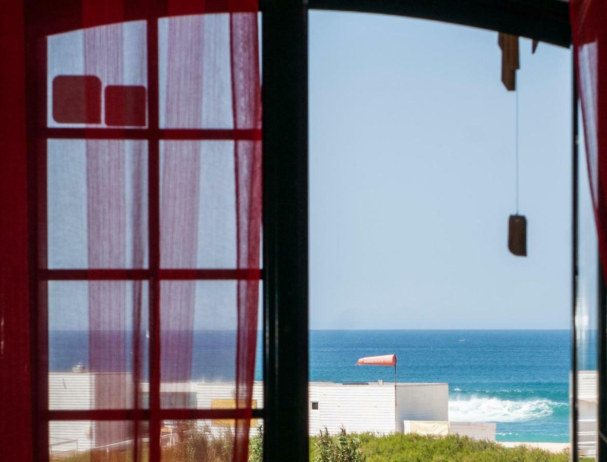 Supertubos Beach Hostel อาโตเกีย ดา บาเลยา ภายนอก รูปภาพ